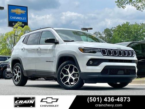 Bright White Clearcoat 2024 Jeep Compass Latitude