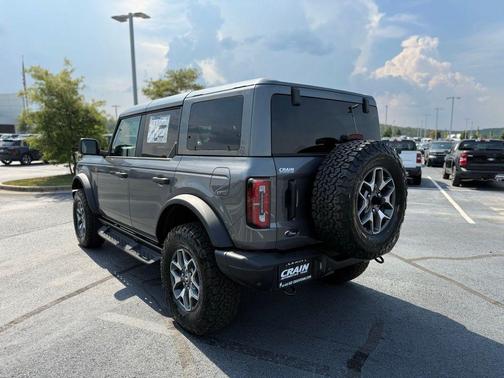 CARBONIZED GRAY METALLIC 2025 Ford Bronco Badlands