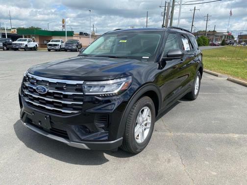Black Metallic 2026 Ford Explorer Active