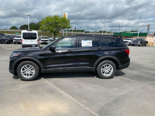 Black Metallic 2026 Ford Explorer Active