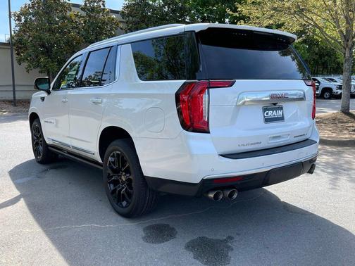 White Frost Tricoat 2022 GMC Yukon Denali