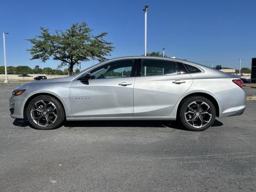 2022 Chevrolet Malibu FWD LT