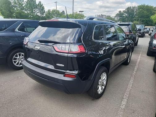 Diamond Black Crystal Pearlcoat 2019 Jeep Cherokee Latitude