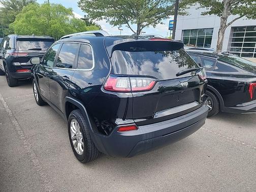 Diamond Black Crystal Pearlcoat 2019 Jeep Cherokee Latitude