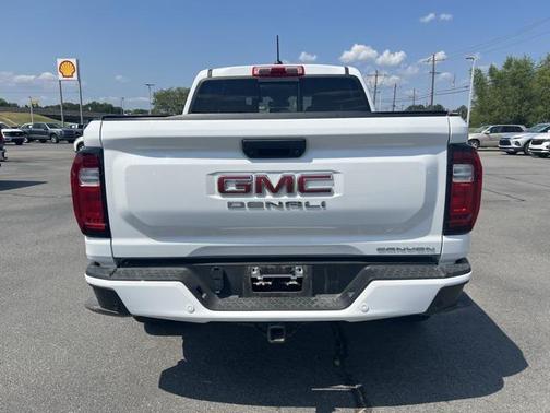 2024 GMC Canyon Denali