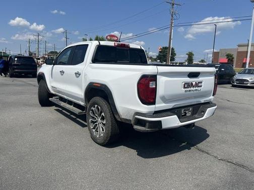 2024 GMC Canyon Denali