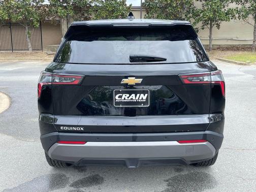 Mosaic Black Metallic 2025 Chevrolet Equinox 1LT