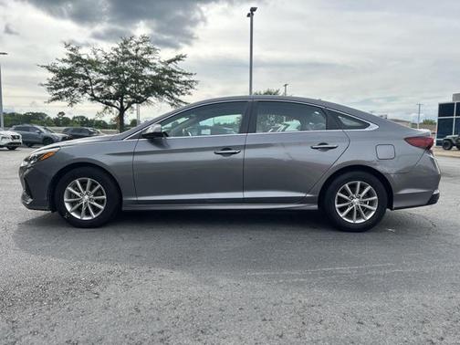 2018 Hyundai SONATA SE