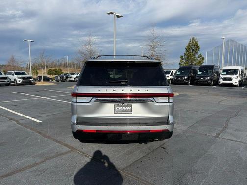 Silver Radiance Metallic Clearcoat 2022 Lincoln Navigator Black Label