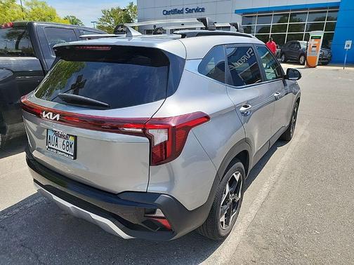 Steel Gray 2024 Kia Seltos EX