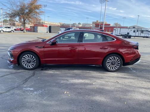 2024 Hyundai SONATA Hybrid SE