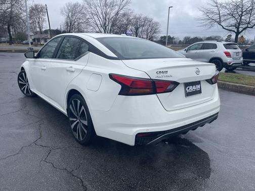 2021 Nissan Altima SR FWD