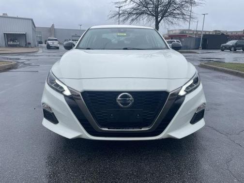 2021 Nissan Altima SR FWD