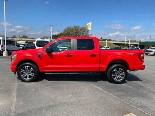 RACE RED 2022 Ford F-150 XL