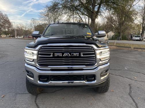 2022 RAM 3500 Laramie Crew Cab 4x4 6'4' Box