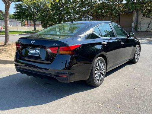 Super Black 2024 Nissan Altima 2.5 SV