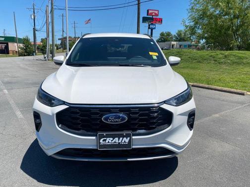 STAR WHITE METALLIC TRI-COAT 2023 Ford Escape ST-Line Select
