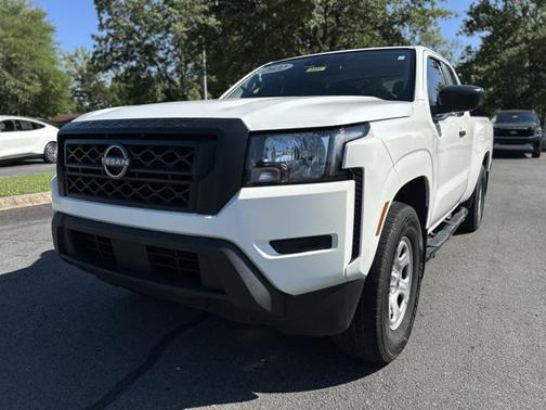 2022 Nissan Frontier S