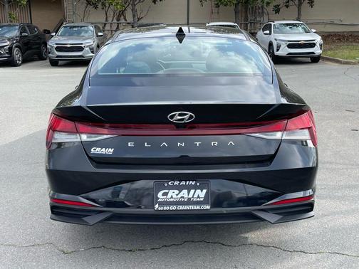 2023 Hyundai ELANTRA SEL