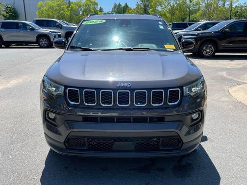 Baltic Gray Metallic Clearcoat 2024 Jeep Compass Latitude