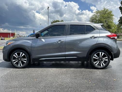 2020 Nissan Kicks SR