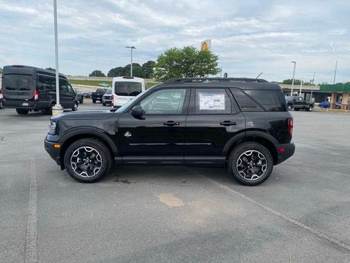 Shadow 2026 Ford Bronco Sport Outer Banks