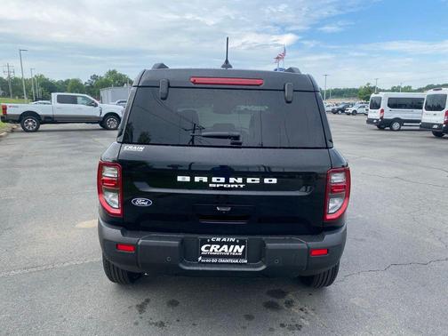 Shadow 2026 Ford Bronco Sport Outer Banks