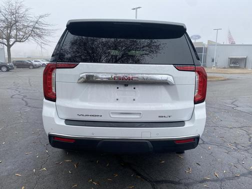 2022 GMC Yukon SLT