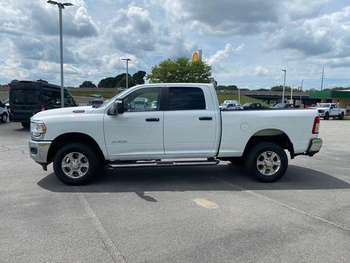 Bright White Clearcoat 2024 RAM 2500 Big Horn Crew Cab 4x4 6'4' Box