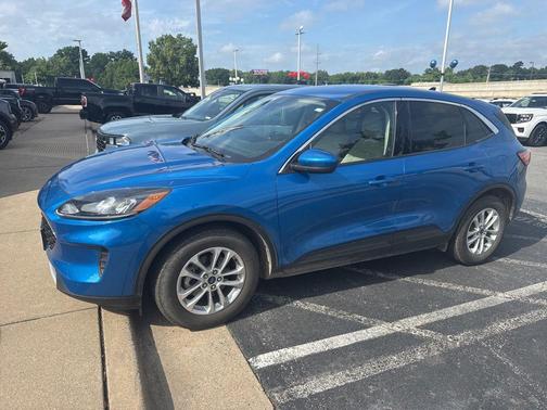 Blue Metallic 2020 Ford Escape SE