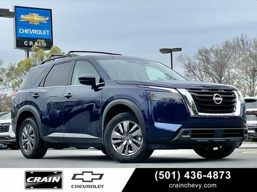 Deep Ocean Blue Pearl 2024 Nissan Pathfinder SV FWD