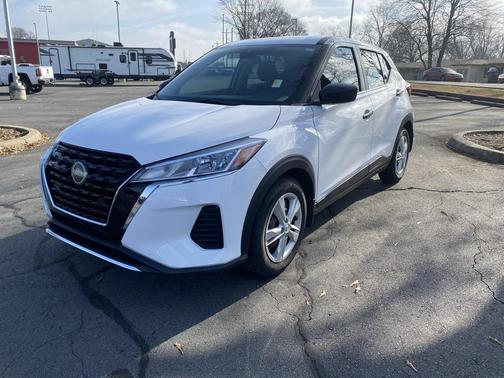 2022 Nissan Kicks S