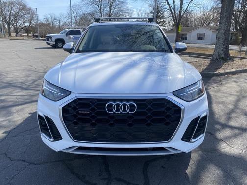 2024 Audi Q5 45 S line Premium Plus