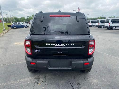 Shadow 2026 Ford Bronco Sport Outer Banks