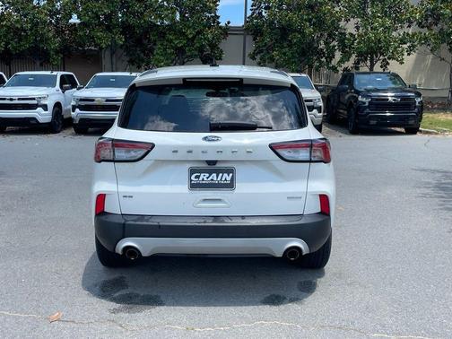 Star White Metallic Tri-Coat 2020 Ford Escape SE