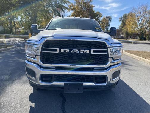 2024 RAM 3500 Tradesman Crew Cab 4x4 8' Box