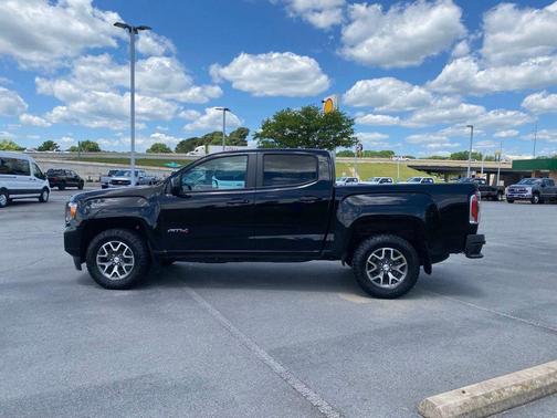 Onyx Black 2022 GMC Canyon AT4