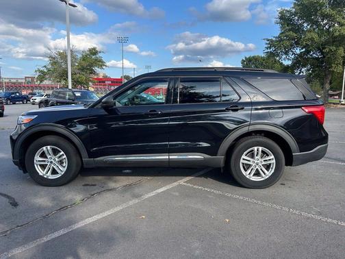 Black Metallic 2021 Ford Explorer XLT