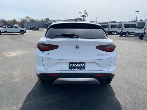 2018 Alfa Romeo Stelvio Sport