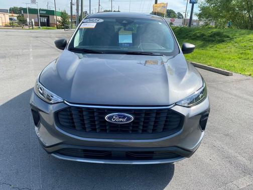 Carbonized Gray Metallic 2025 Ford Escape Active