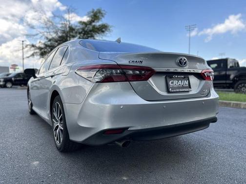 2023 Toyota Camry Hybrid XLE