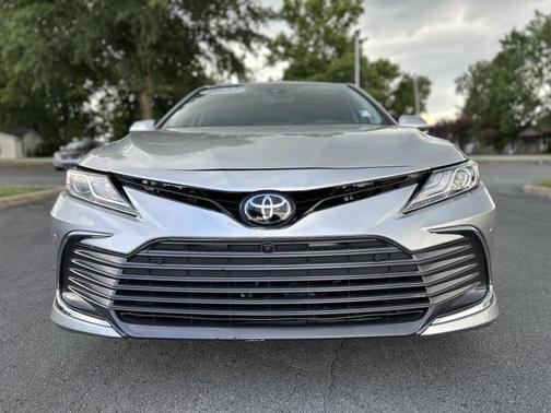 2023 Toyota Camry Hybrid XLE