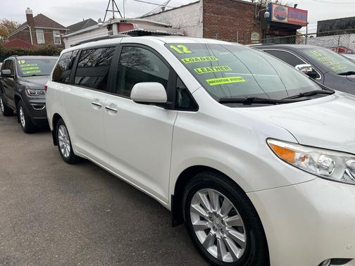 2012 Toyota Sienna XLE