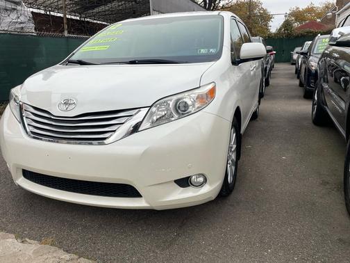 2012 Toyota Sienna XLE