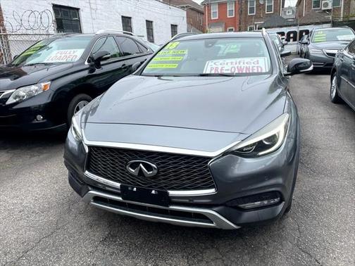 2018 INFINITI QX30 Premium