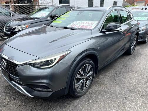 2018 INFINITI QX30 Premium