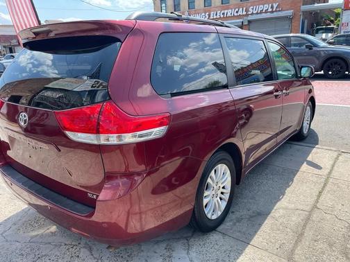 Burgundy 2013 Toyota Sienna XLE