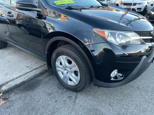 2014 Toyota RAV4 LE