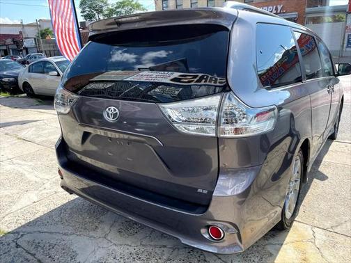 2012 Toyota Sienna SE
