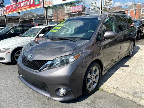 2012 Toyota Sienna SE